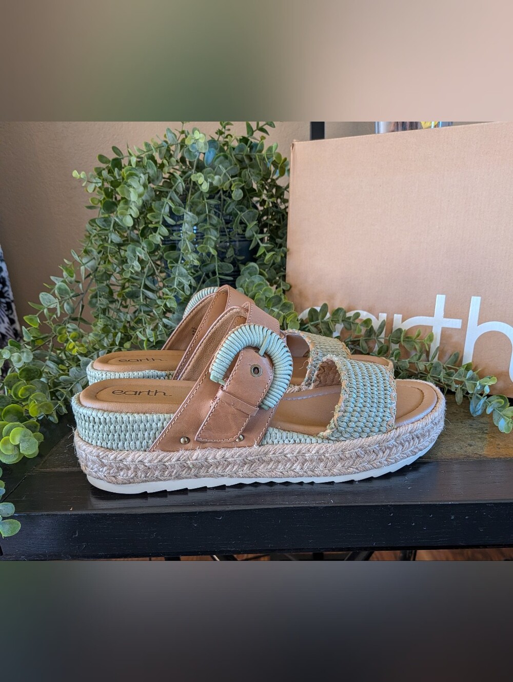 NWT! Earth Colla Open Toe Casual Platform LIGHT GREEN Wedge Sandals Size 10M